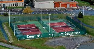 "Service Tennis" est reconnu pour son excellence dans la construction de courts de tennis à Mougins. il combine savoir-faire traditionnel