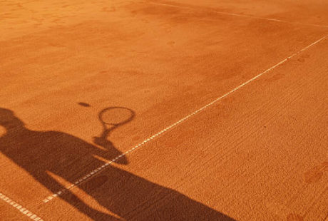 construction court de tennis en terre battue à Saint-Raphaël
